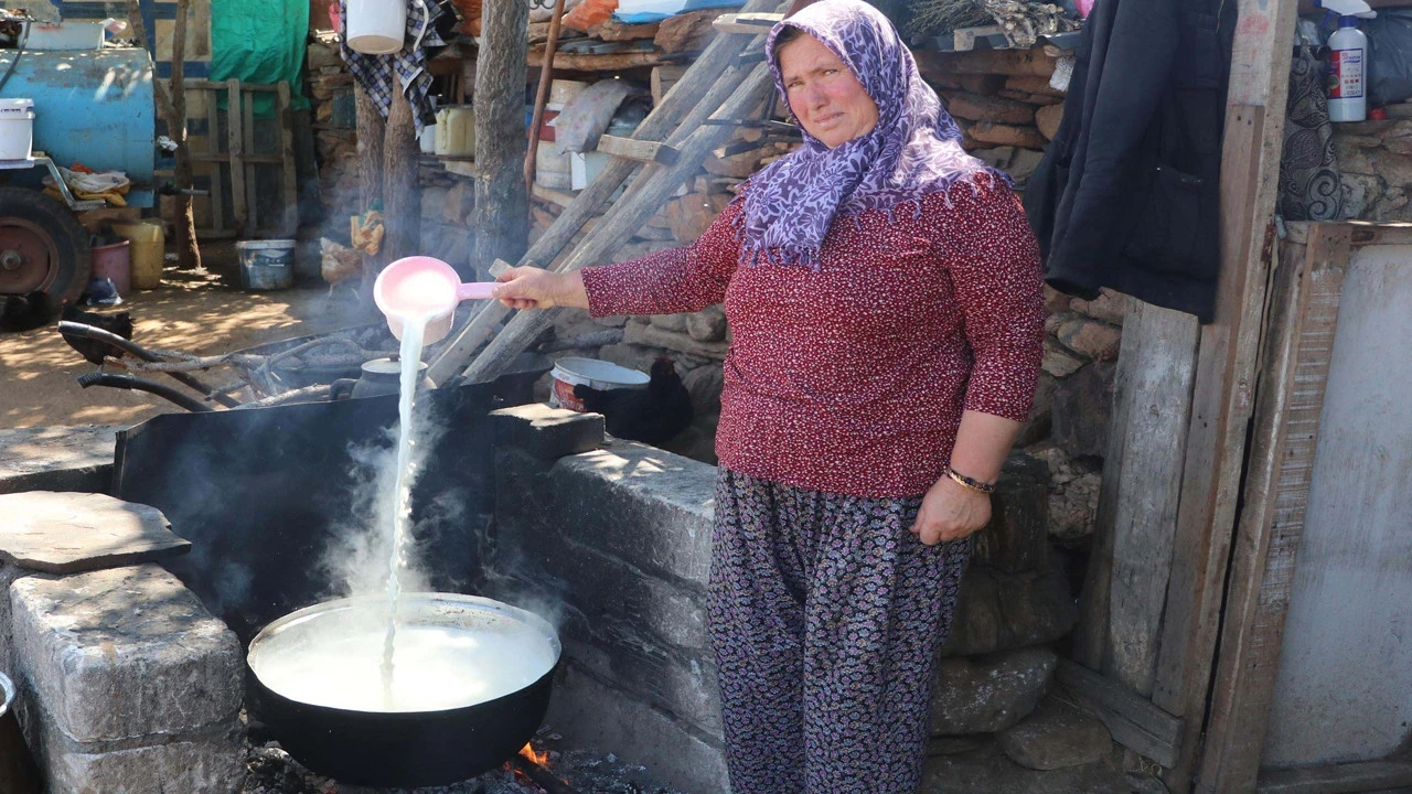 Kokusu yanık, tadı eşsiz: İşte NATO’nun favori yoğurdunun yapılışı