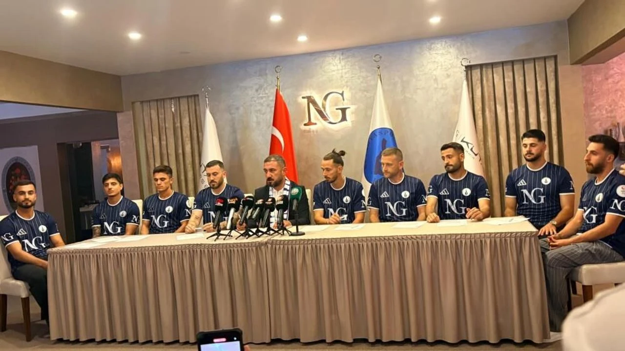 Kütahyaspor 9 futbolcuyla sözleşme imzaladı