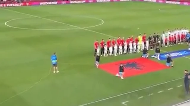 Arnavutluk'ta taraftarlardan İsrail milli marşına Tiran'da ıslıklı protesto