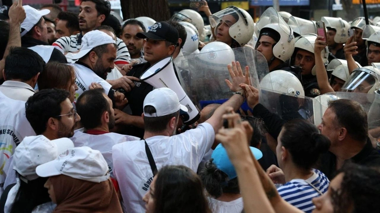 AKP'den açlık grevindeki öğretmenler için akılalmaz sözler! '4-5 yıl sonra bu meslek yok, robotlar yapabilir'