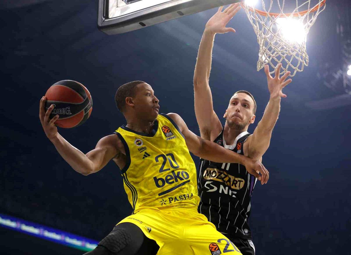 Fenerbahçe Beko, Devon Hall ile yollarını ayırdı