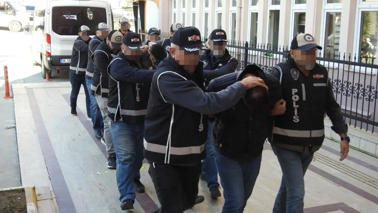 Göçmen kaçakçılarına darbe! Onlarca şüpheli cezaevine gönderildi