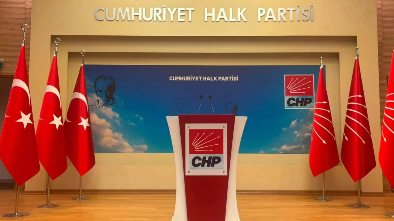 Kılıçdaroğlu'nun açıklamasında dikkat çektiı: Türkiye'nin birinci partisi yazısı kaldırıldı