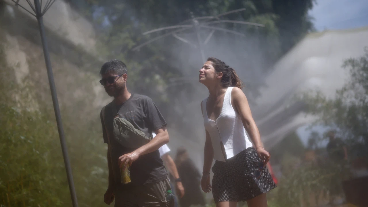 Avrupa'da yeni sıcak hava alarmı: Fransa'da 16 vilayette turuncu alarm