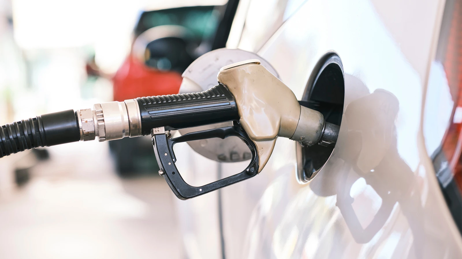 Motorine zam geldi: Bazı illerde litre fiyatı 81 TL'yi geçti