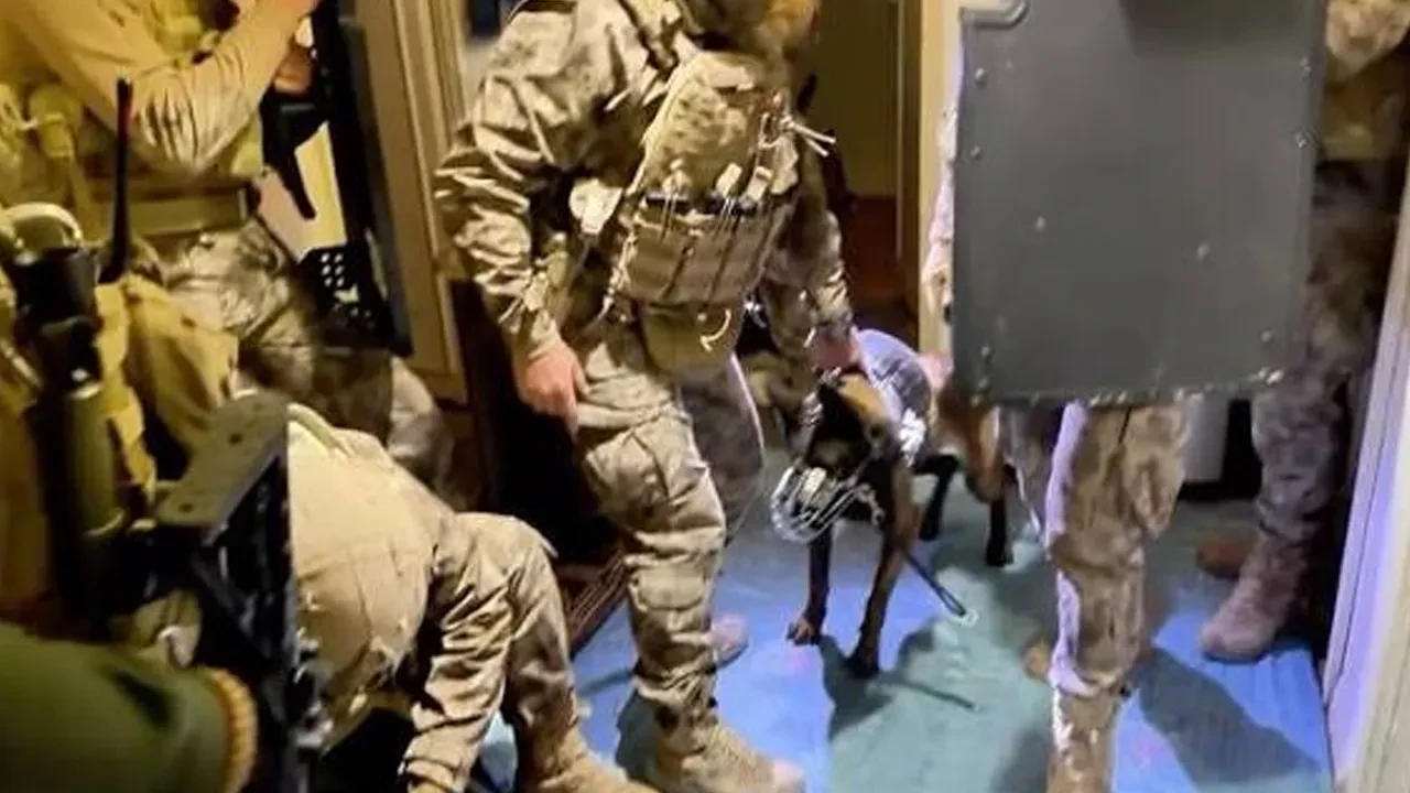 DEAŞ'lı teröristler, polise ateş açtı çatışma çıktı! Terörist karı koca etkisiz hale getirildi