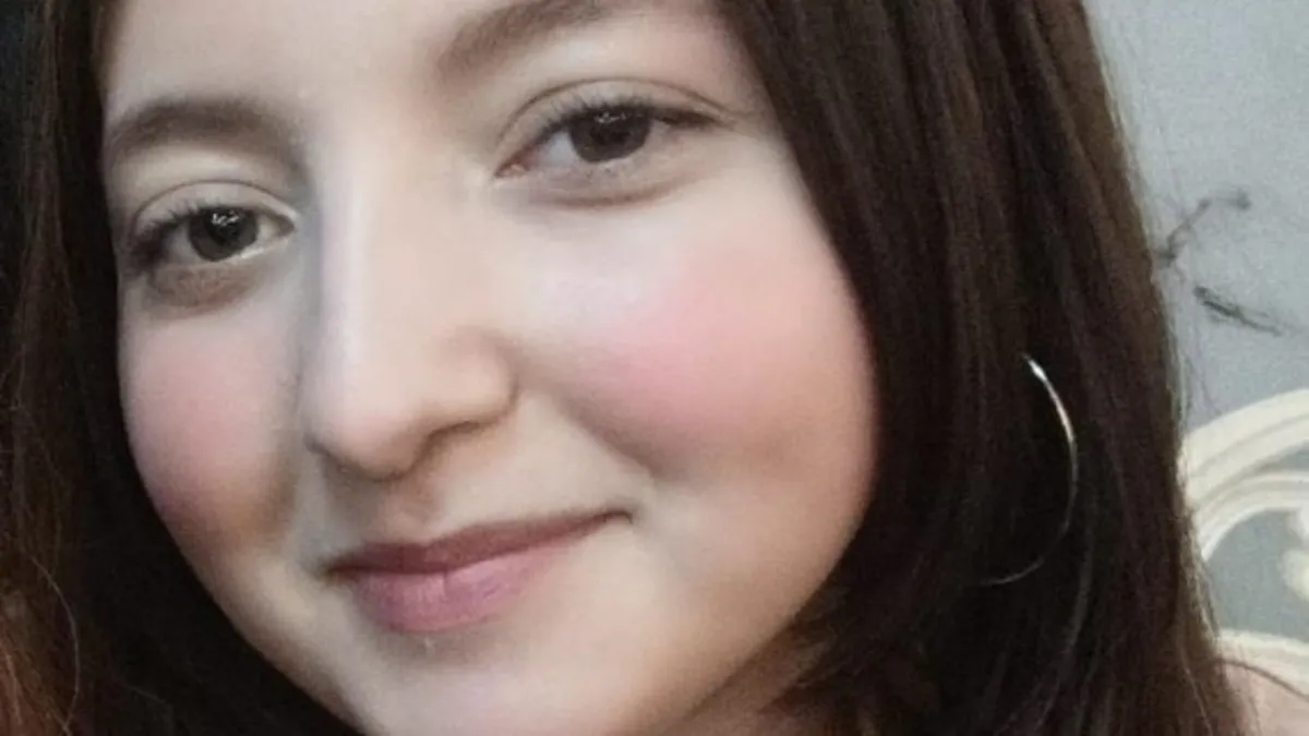 Taburcu olan Ecrin pasta ve balonlarla karşılandı