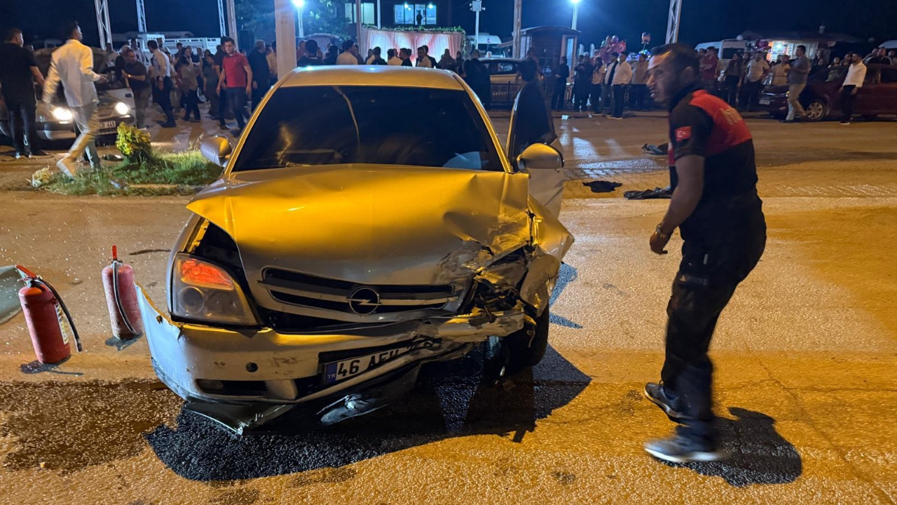 Osmaniye'de iki otomobil çarpıştı: 3 yaralı var