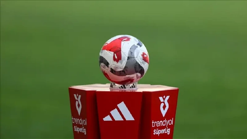 Süper Lig'de şoke eden olay! Sözleşmesini feshedip başka takımla anlaştı