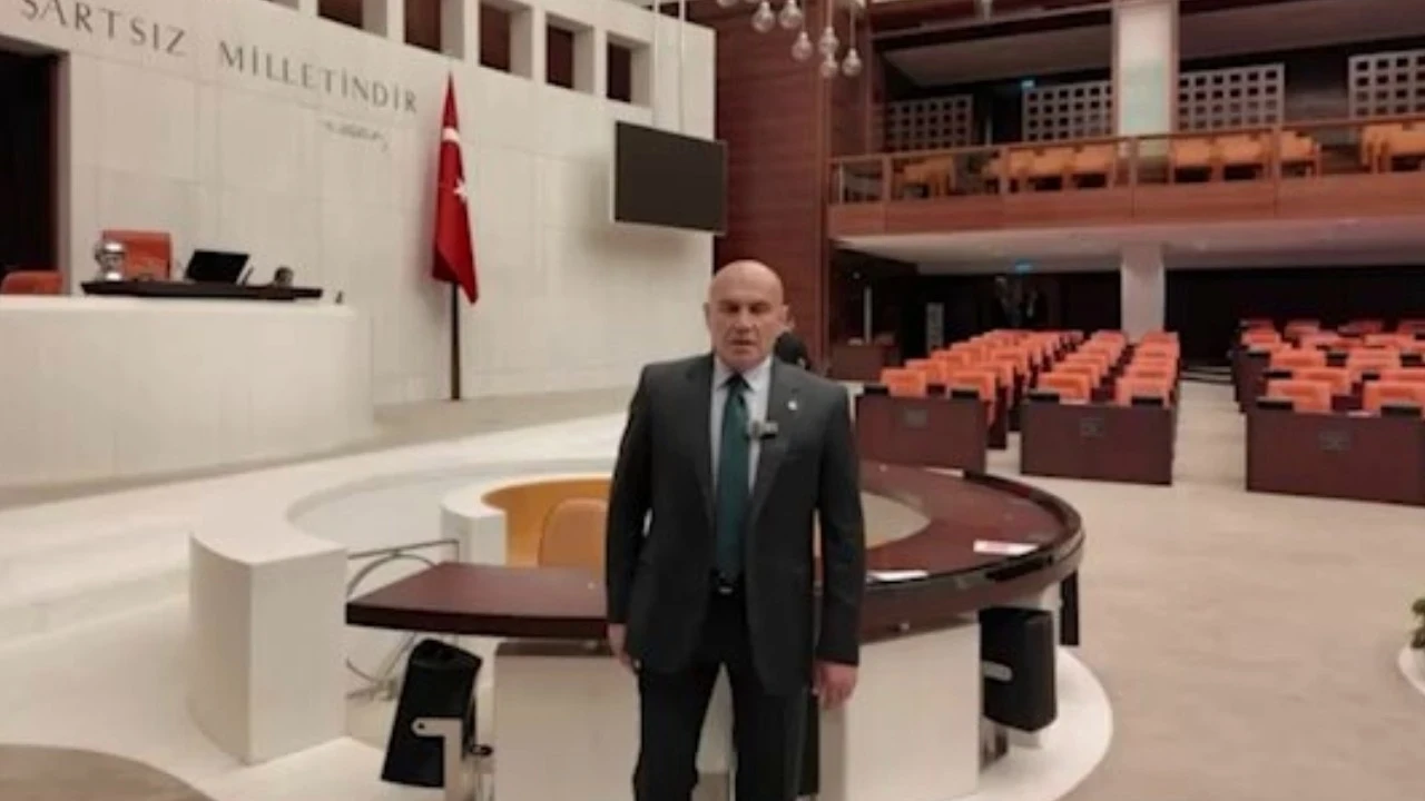 'TBMM adına utanç gecesi' diyen Turhan Çömez: Tam 76 sahte pusula verilmiş