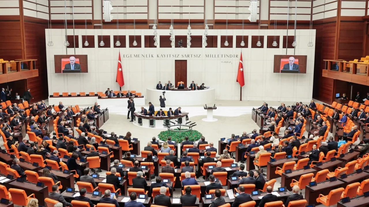 TBMM’de emniyet teşkilatına ilişkin düzenlemeleri de içeren teklifin tümü üzerinde görüşmeler tamamlandı
