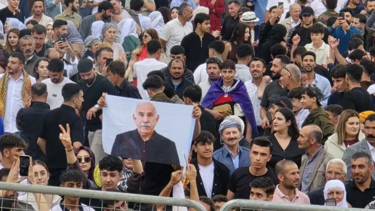 "Öcalan'a özgürlük" mitingi Meclis'i karıştırdı!