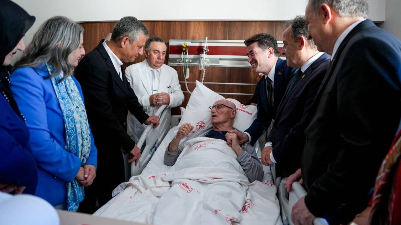 Özgür Özel, İmamoğlu'nun kayınpederini hastanede ziyaret etti