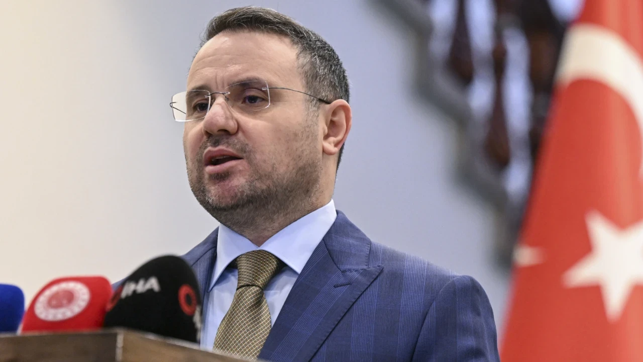 Adalet Bakanı Akın Gürlek, AP'nin O Raporuna Resti Çekti: 'İdeolojik Bir Yaklaşım, Bağlayıcılığı Yok!'