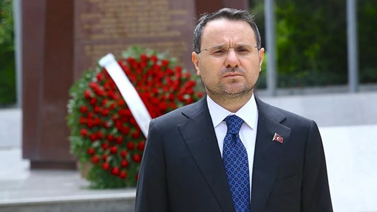 Bakan Gürlek Azerbaycan'da: Firari Suçlular İçin Kararlılık Mesajı
