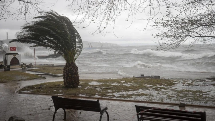 Meteoroloji’den 5 il için bir uyarı daha! Fırtına, sel ve doluya dikkat