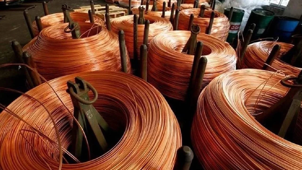 Bakır fiyatları Orta Doğu belirsizliğiyle geriledi