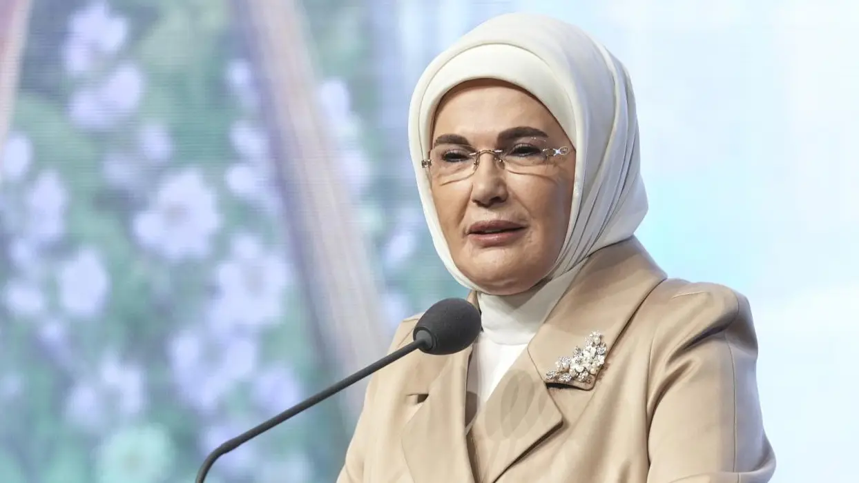 Emine Erdoğan'dan 15 Temmuz mesajı: O gece millete ışık oldu