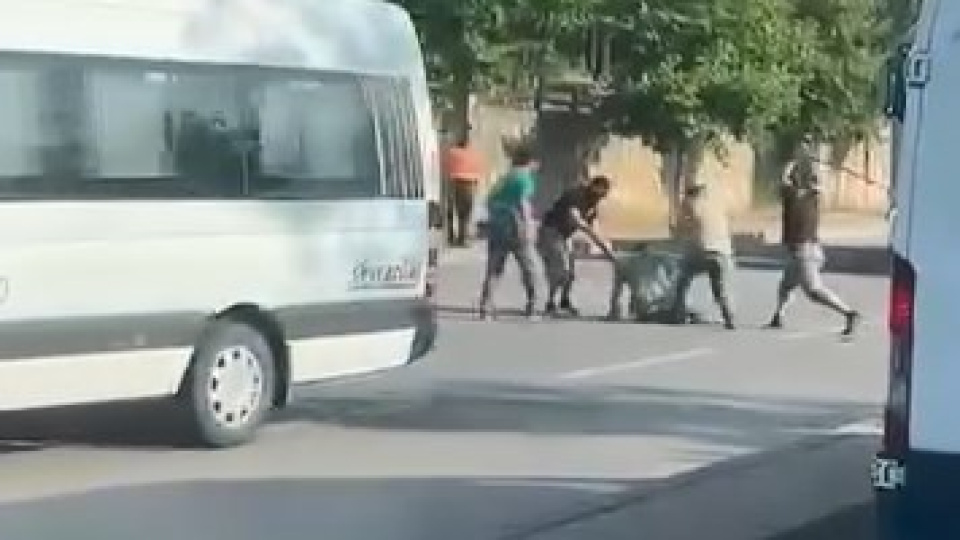 Kocaeli'de trafikte çıkan tartışma sopalı kavgaya dönüştü: 4 gözaltı