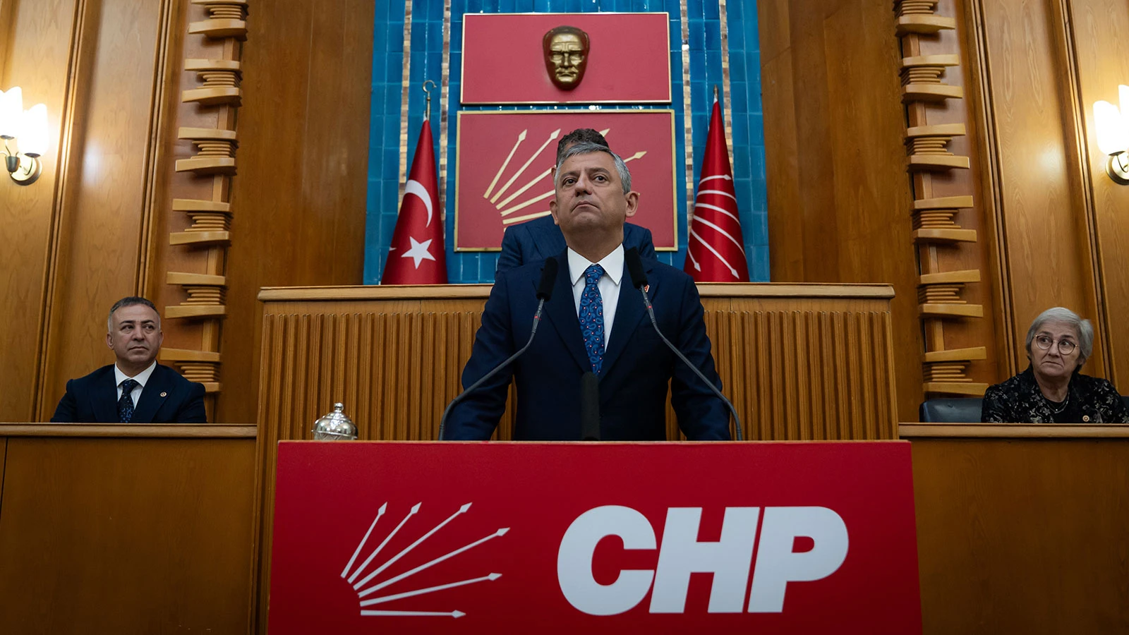 Özgür Özel'in yol haritası netleşti! Yeni parti için tarih belli oldu