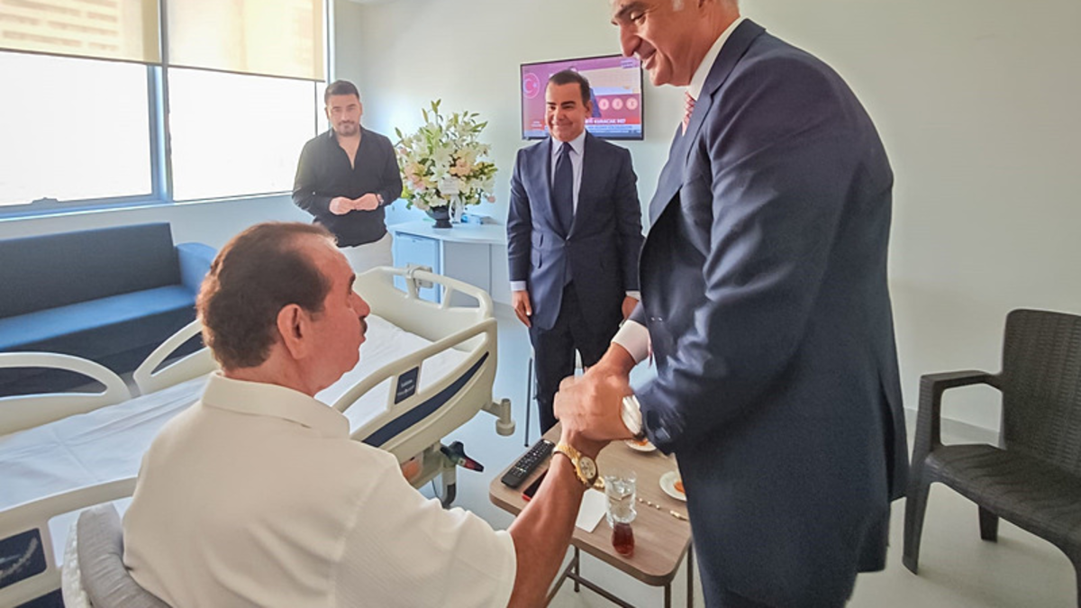 Bakan Ersoy'dan İbrahim Tatlıses'e hastane ziyareti!