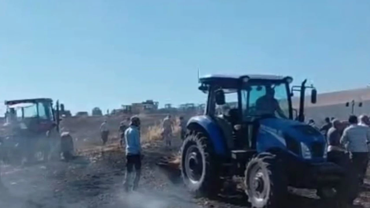 Siirt’te biçerdöverden çıkan yangında 50 dönümlük ekili alan yandı