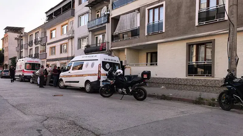 Yalnız yaşadığı evinde ölü bulundu