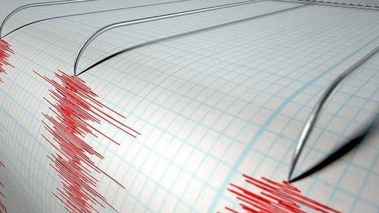Filipinler'de 7.8 büyüklüğünde deprem: Tsunami uyarısı yapıldı