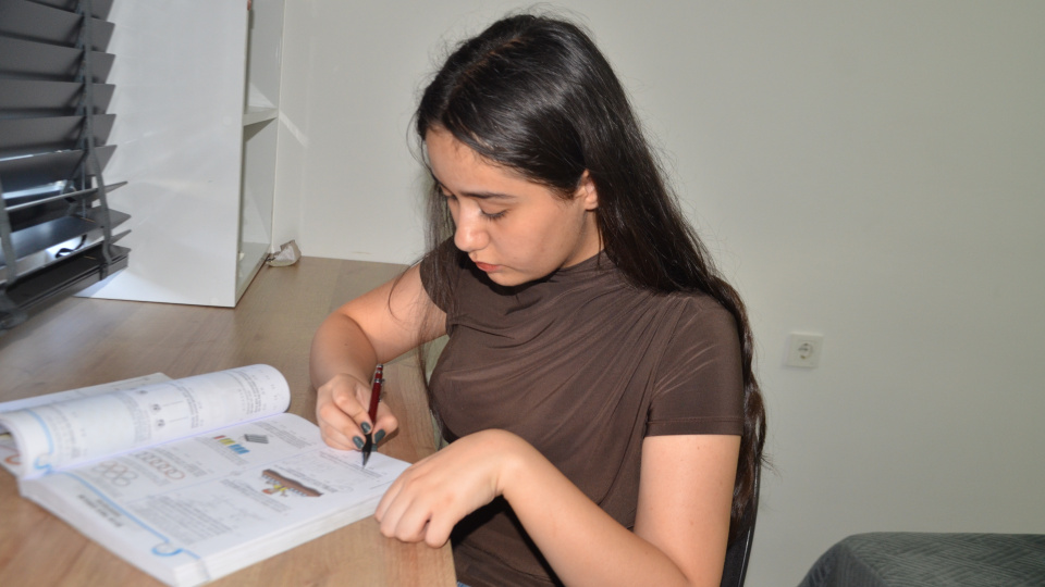 LGS'de 500 tam puan alan Hivda, hayalindeki liseyi tercih etti