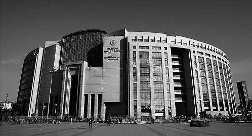 Adliyede intihar; 6’ncı kattan atladı, vefat etti