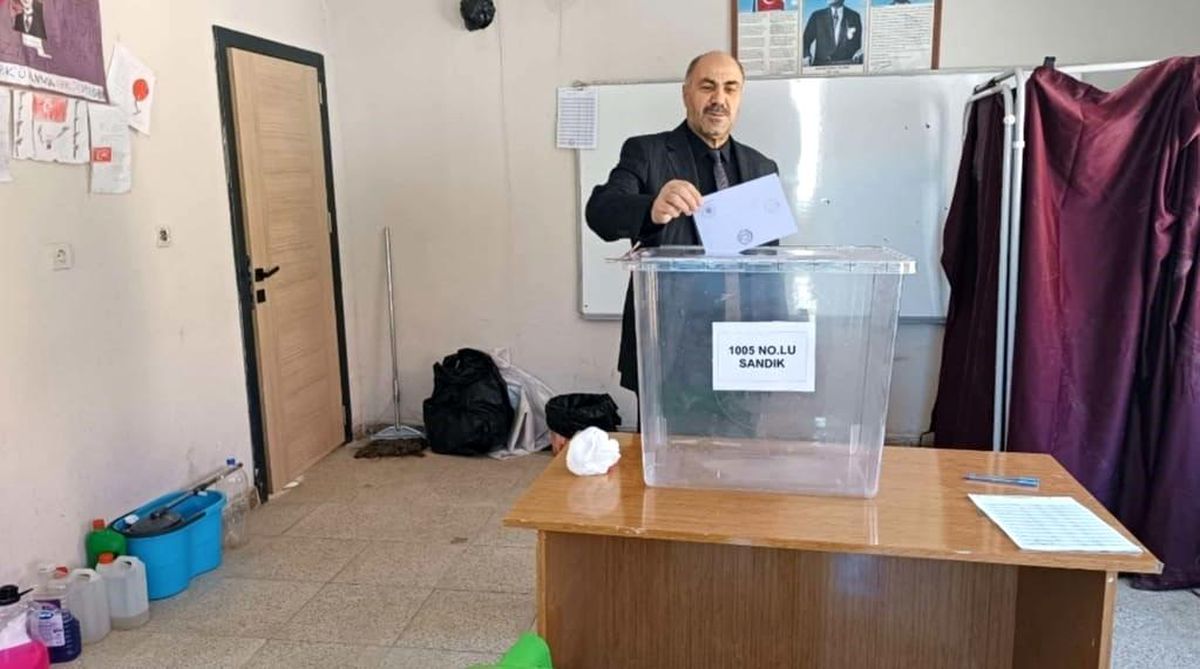 Başkale'de 4 mahallede muhtarlık seçimi yenilendi