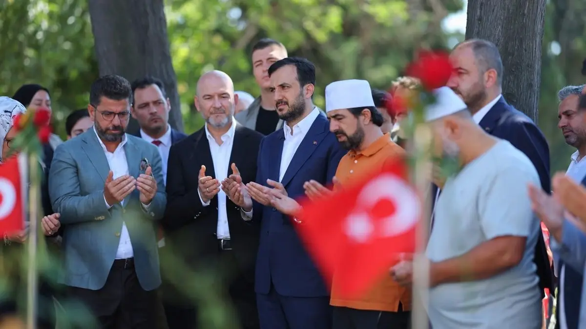 AK Parti'li Özdemir'den 15 Temmuz mesajı: Liderine inanan milletin büyük zaferidir