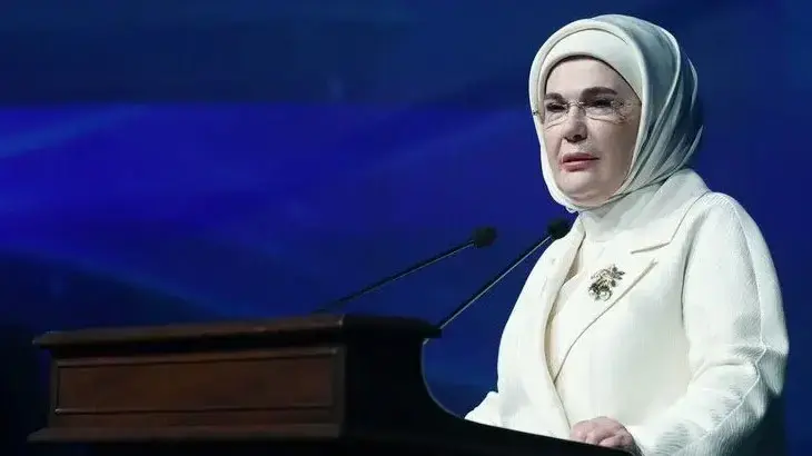 Emine Erdoğan, FIVB Milletler Ligi şampiyonu A Milli Kadın Voleybol Takımı'nı kutladı