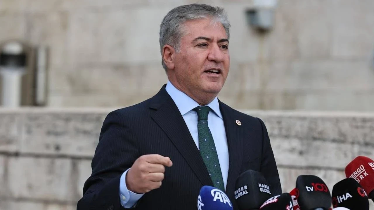 CHP'de tarihi kırılma: İşte toplantıya katılan isimler! Kapalı Grup Toplantısı sonrası dikkat çeken açıklama: Oy birliğiyle önemli kararlar aldık