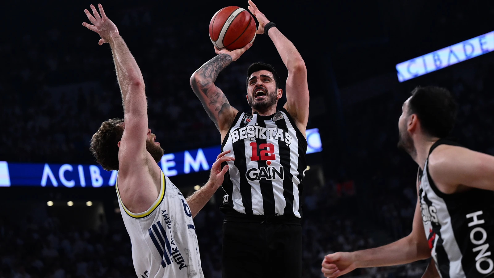 Beşiktaş GAİN Basketbol Takımı, Canberk Kuş'a veda etti