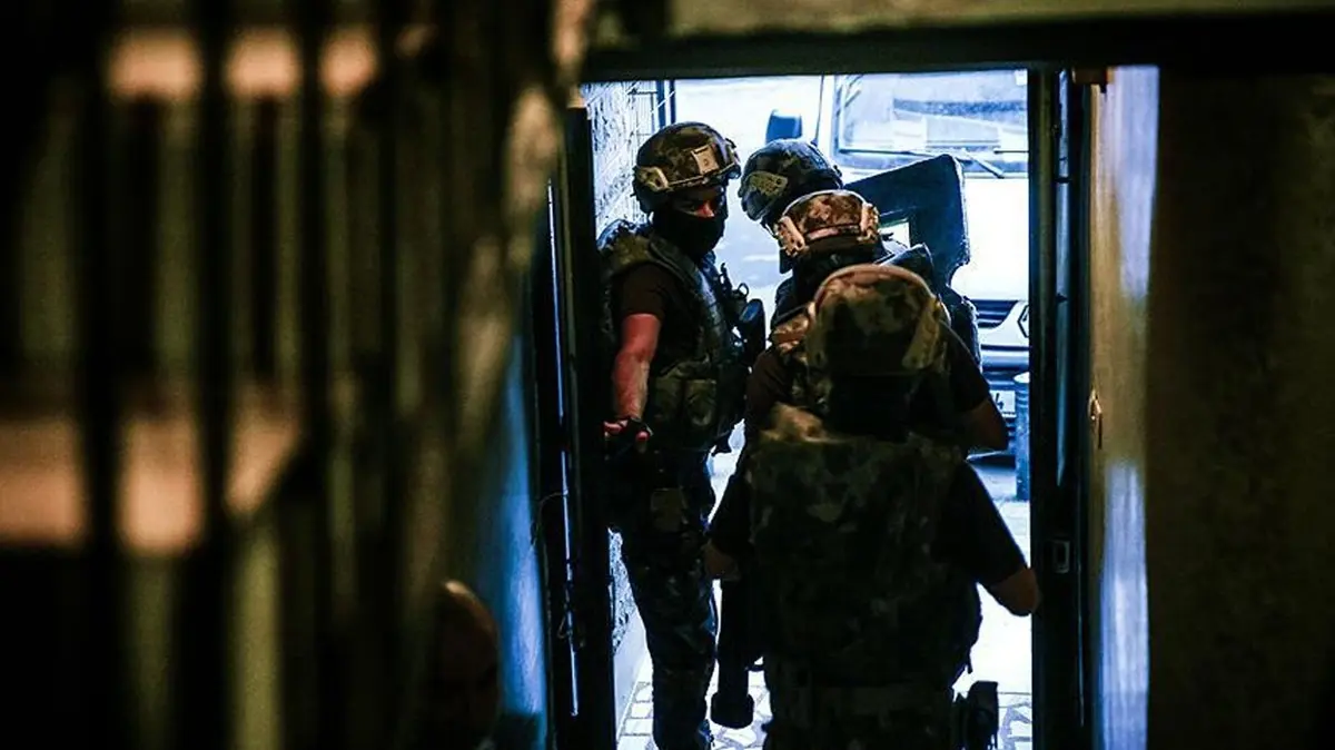 Zehir tacirlerine şafak baskını! 4 ilde 95 gözaltı
