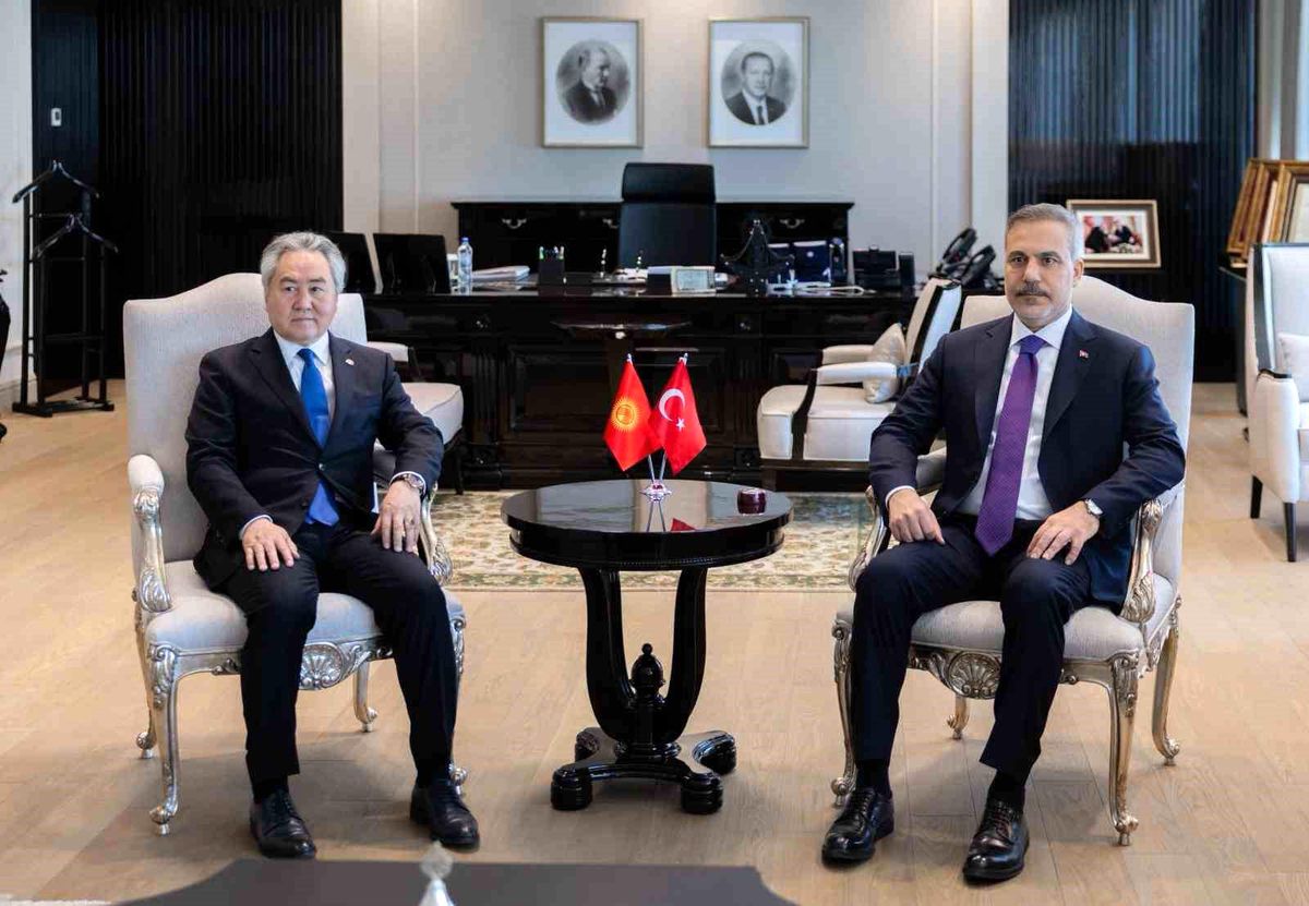 Bakan Fidan, Kırgızistanlı mevkidaşıyla bir araya geldi