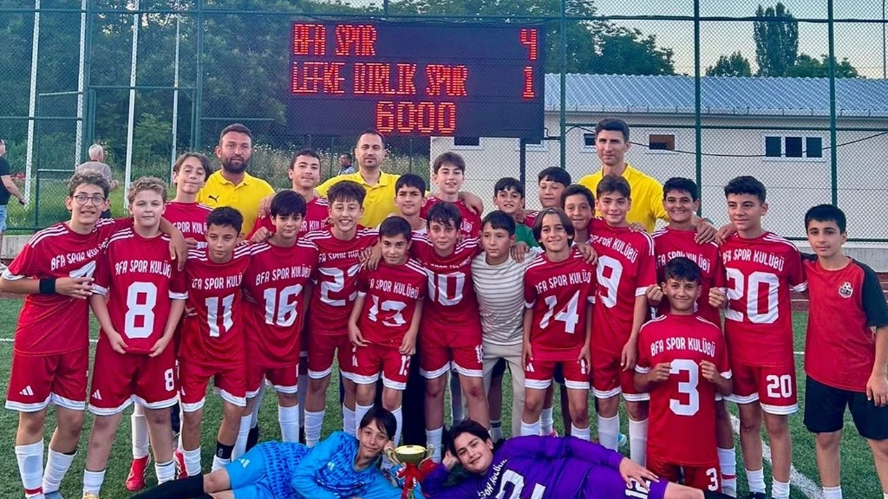 Bilecik U-13 Gençler Ligi Şampiyonu BFA Spor
