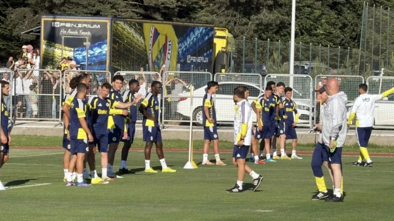 Fenerbahçe’den Avusturya kampı öncesi kadro açıklaması