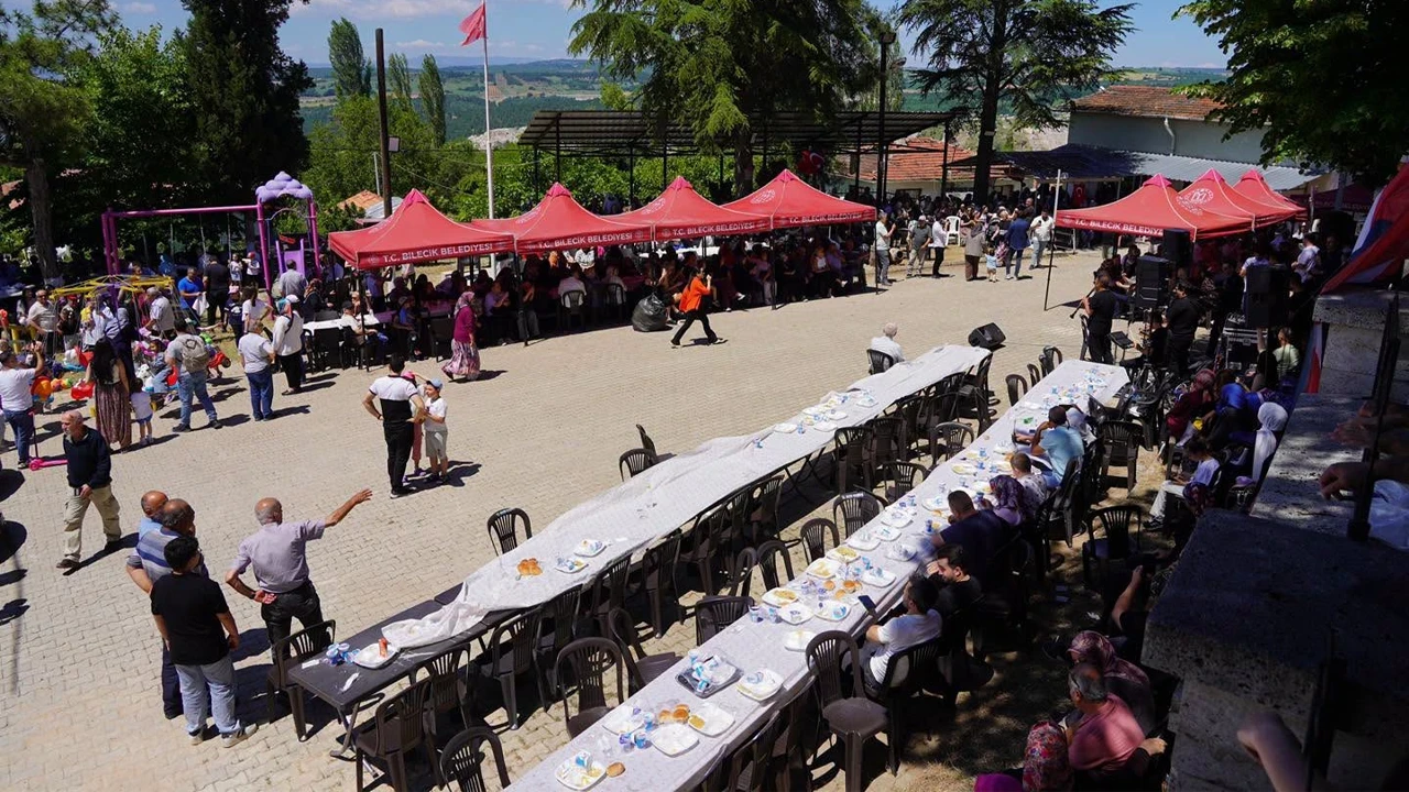 Mithat Körler İlyasbey’de binleri coşturdu