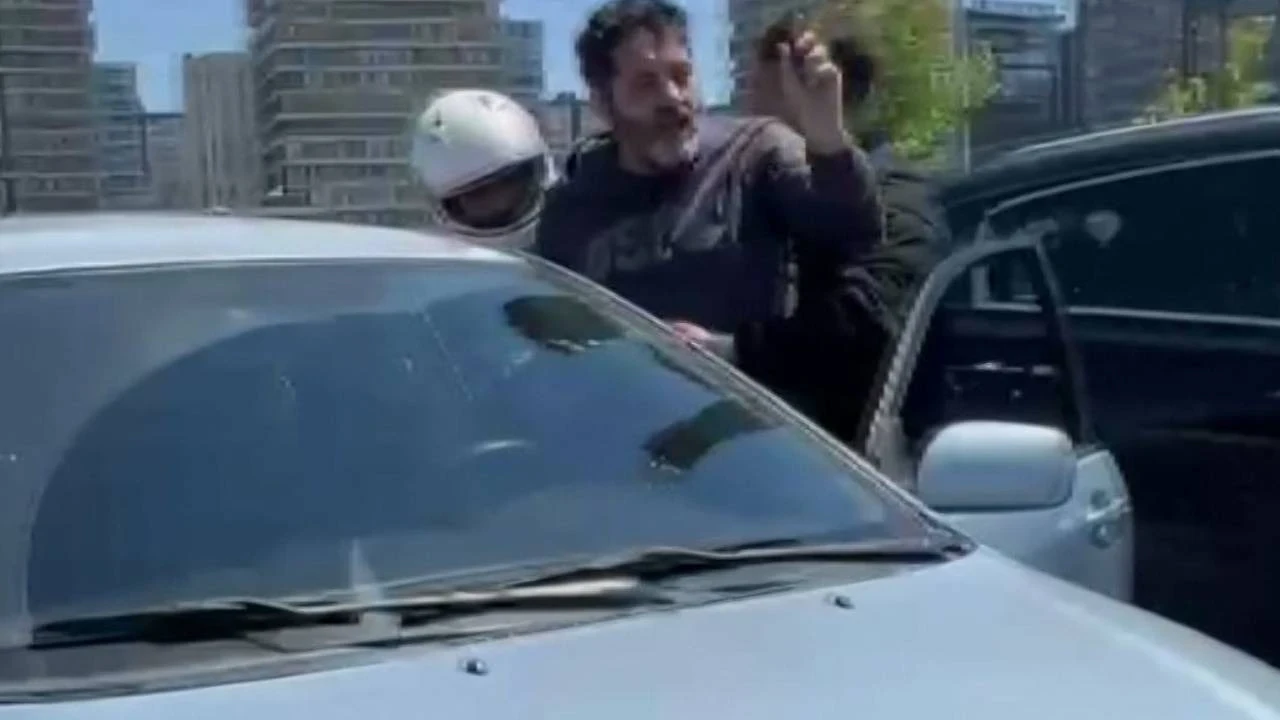 Sahte çakarlı emekli polis trafiği birbirine kattı