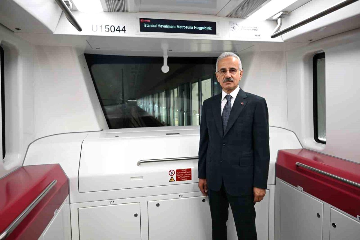 Bakan Uraloğlu: Halkalı-Arnavutköy Metrosu, Sürücüsüz ve 120 Km Hıza Ulaşacak