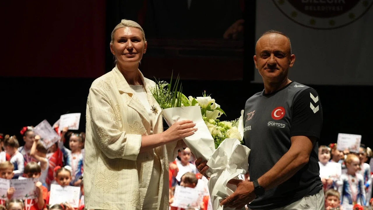Bilecik’te cimnastik kursu öğrencileri hünerlerini sergiledi