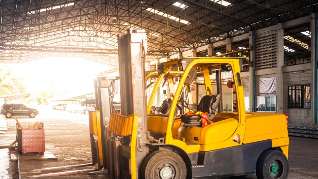 2. El Forklift ile Maliyetlerinizi Düşürmenin Yolları