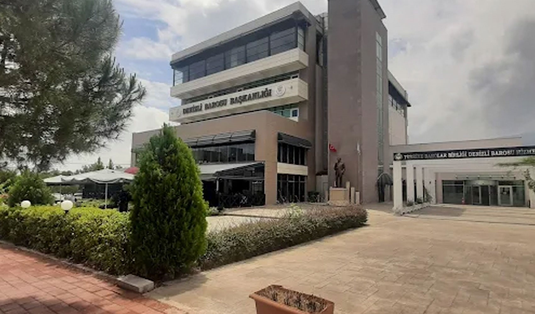 Son Dakika... Denizli'de uyuşturucu operasyonu: Baro Başkanı ve 12 avukat gözaltına alındı