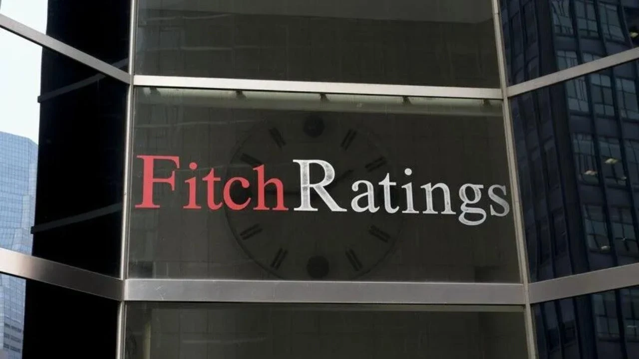 Fitch, Türkiye'nin kredi notunu "BB-" olarak teyit etti