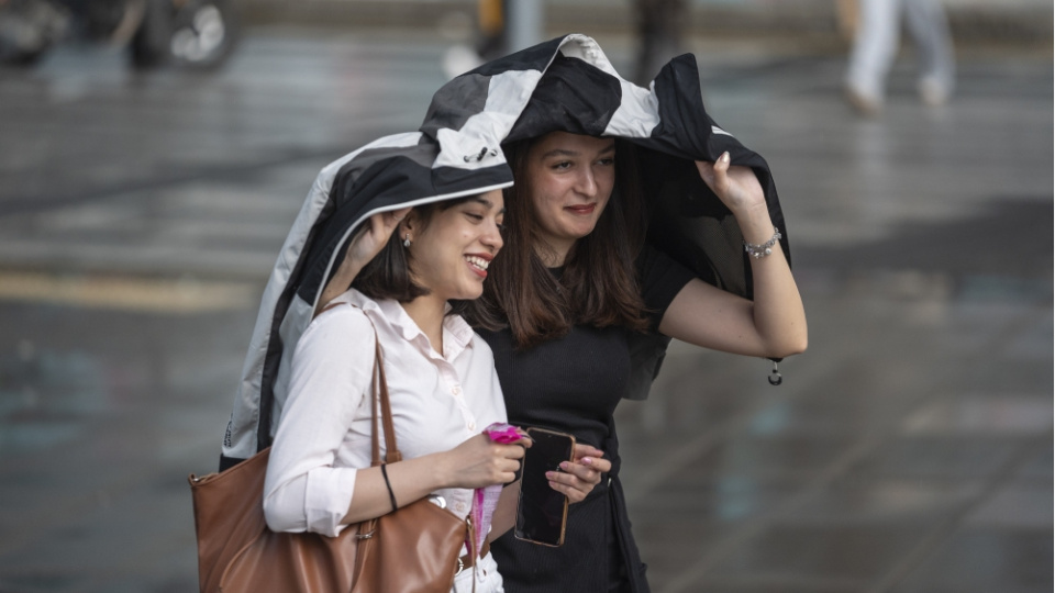 Meteoroloji'den sağanak yağmur ve sıcak hava uyarıları