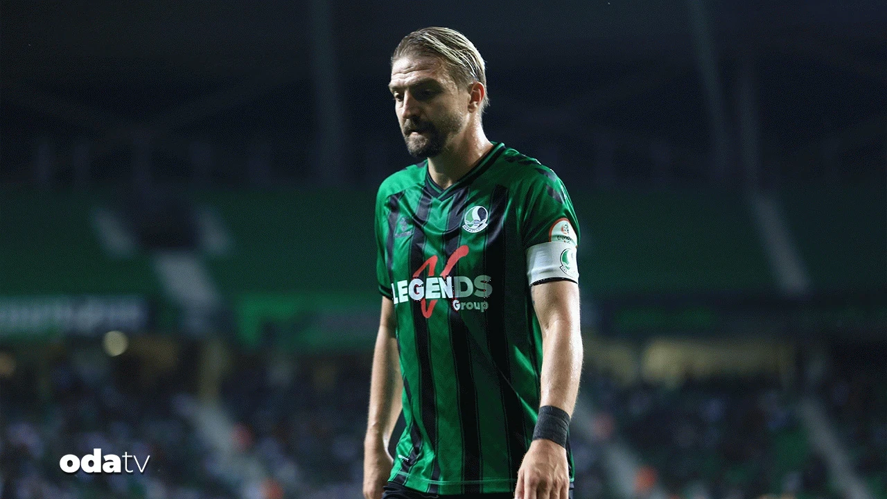 Eski milli futbolcu Caner Erkin futbolu bıraktı
