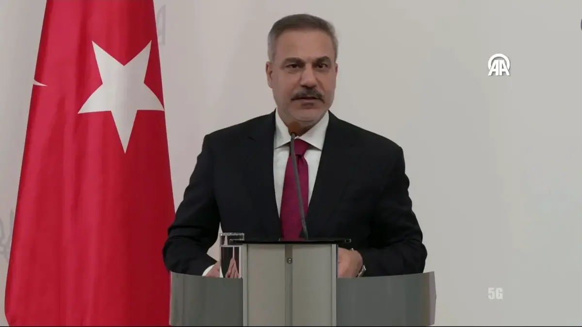 SON DAKİKA... Dışişleri Bakanı Hakan Fidan Kiev'de: Ukraynalı mevkidaşı ile ortak basın toplantısı düzenliyor