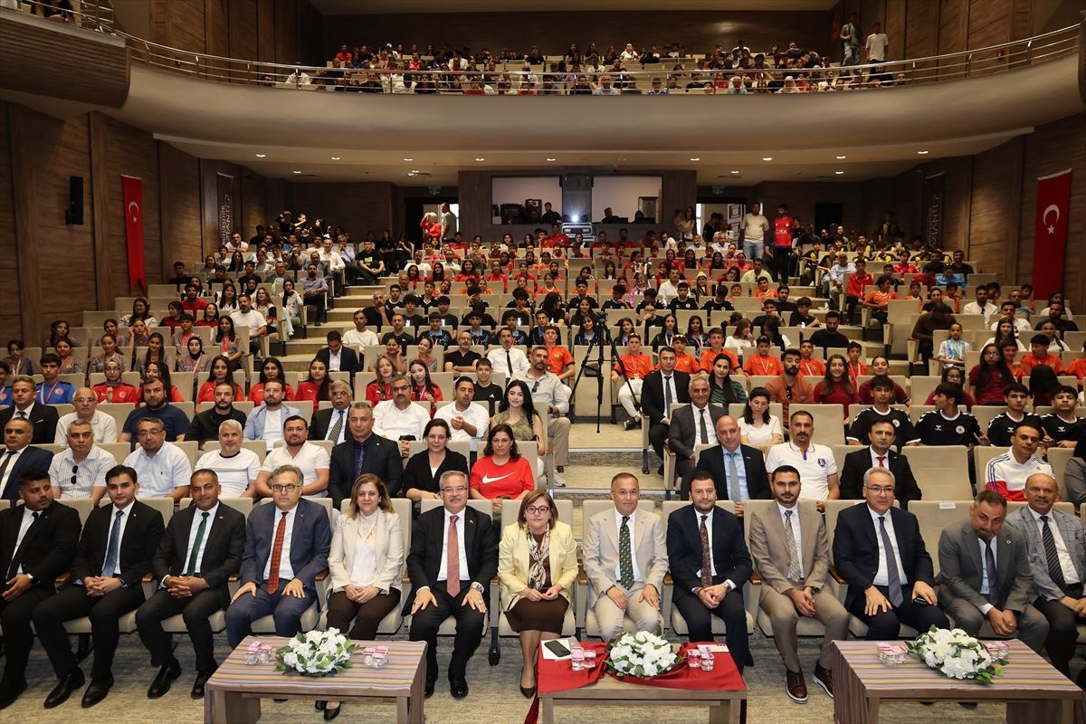 Gaziantep'te "Okul Sporları Enleri" programı düzenlendi